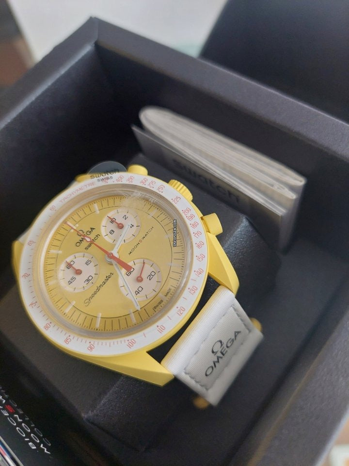 Omega Premium Quality extremely rare, and highly attractive prototype stainless steel With White Color Spacesuit-ready Velcro Strap Yellow Color Dial Chronograph Moon Wristwatch- MISSION TO SUN OG-Y-1030