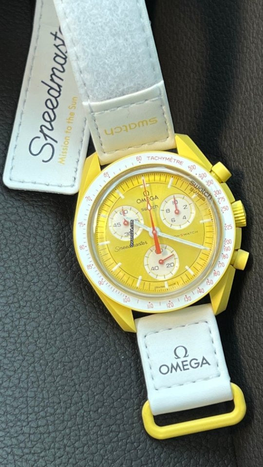 Omega Premium Quality extremely rare, and highly attractive prototype stainless steel With White Color Spacesuit-ready Velcro Strap Yellow Color Dial Chronograph Moon Wristwatch- MISSION TO SUN OG-Y-1030