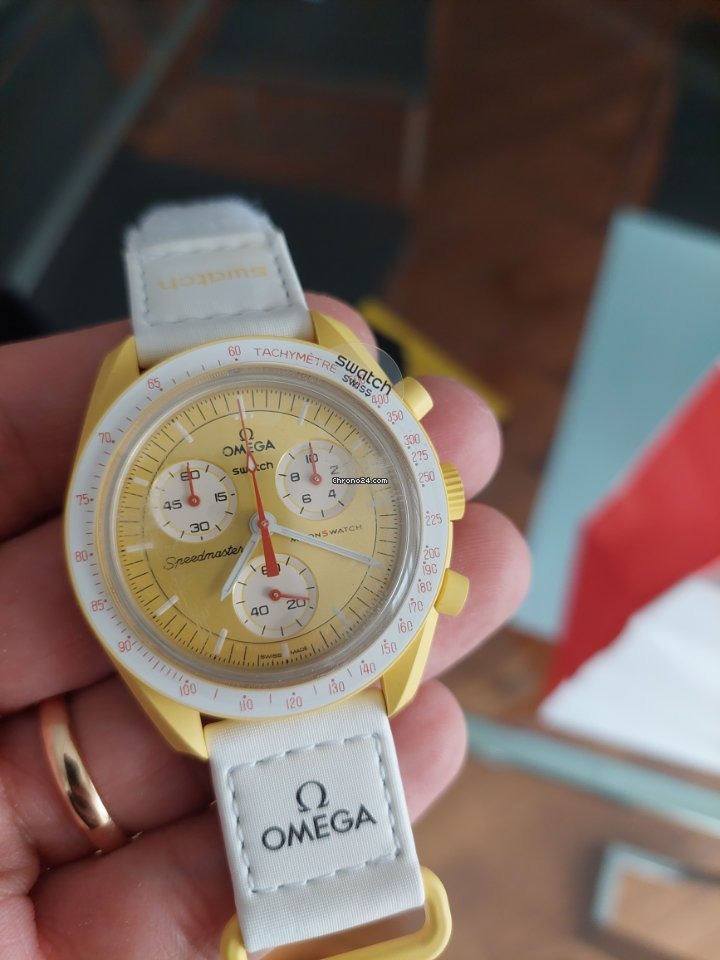 Omega Premium Quality extremely rare, and highly attractive prototype stainless steel With White Color Spacesuit-ready Velcro Strap Yellow Color Dial Chronograph Moon Wristwatch- MISSION TO SUN OG-Y-1030