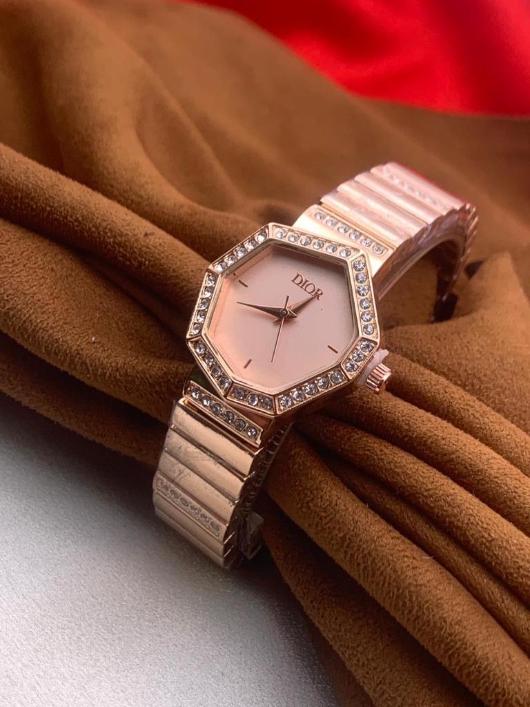 Designer Quartz Swiss made DR-217 Watch With Rose Pink Dial Rose Gold Cover Gold Strap And Braclet Design Watch for Women and Girls Vintage Collection- Best Gift