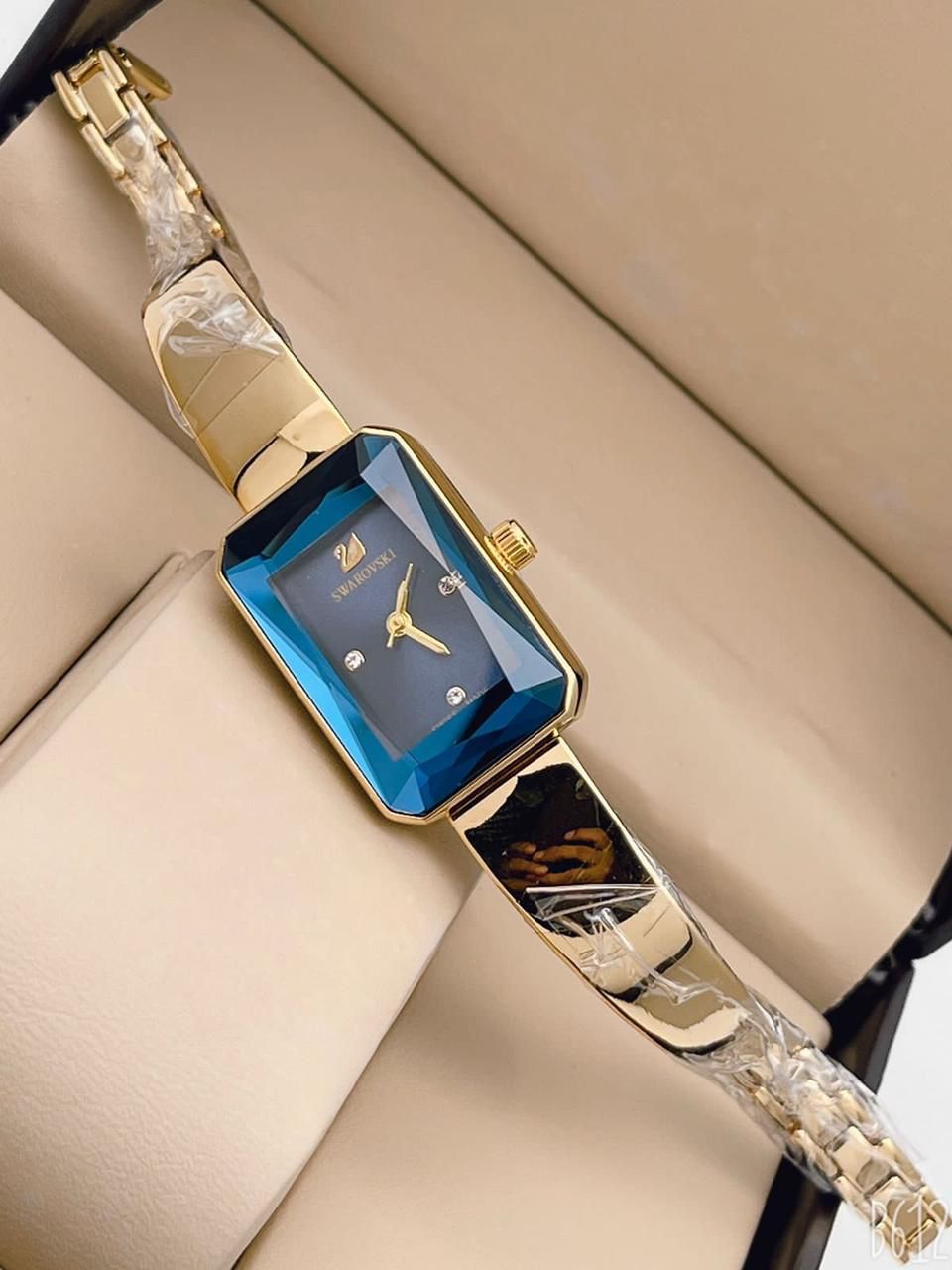 Designer Quartz Swiss made SW-9007 Watch With Blue Dial Gold Stainless steel Bracelet Watch for Women and Girls Vintage Collection- Best Gift