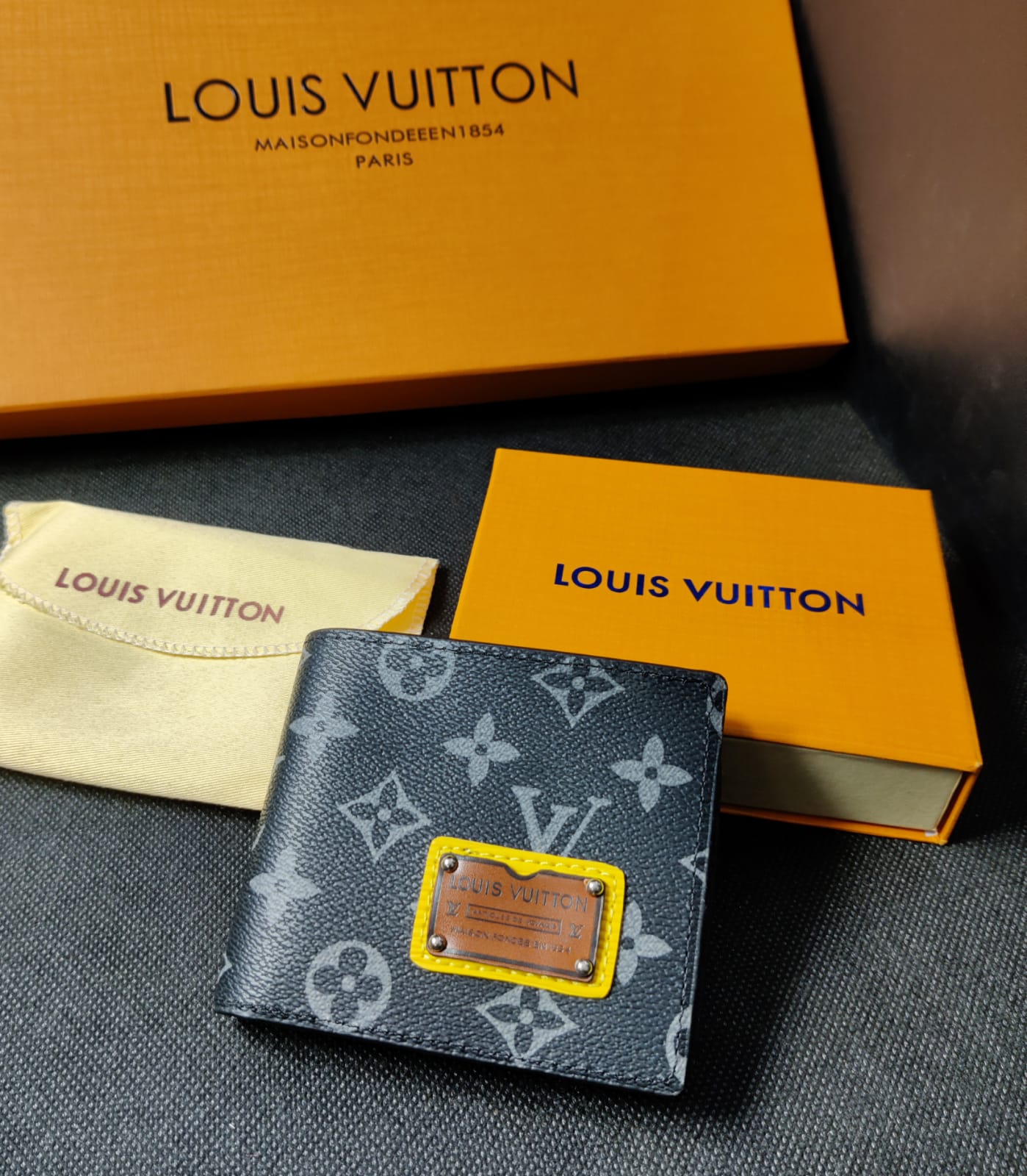 Leather Heavy Quality Latest Full Printed Design Fancy Look Wallet For Men LV-712