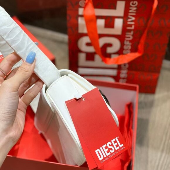 Diesel New White Leather Stylist Daily Use Hand-Bag DZ-4445-WBG