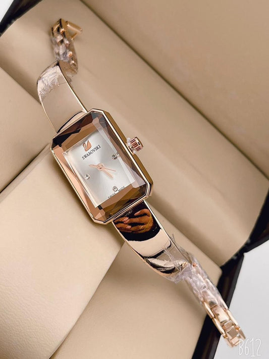 Designer Quartz Swiss made SW-9012 Watch With White Dial Rose Gold Stainless steel Bracelet Watch for Women and Girls Vintage Collection- Best Gift