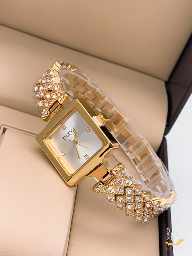 Watches Gold Color Watch With Diamond Strap For Woman Or Girl White Dial Gift Watch GC-400