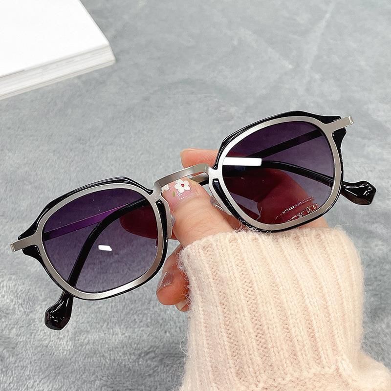 Purple Color Glass Round Frame Sunglasses For Woman Or Girl Dr-802 With Silver Metal Frame & Black Stick Gift Sunglass 