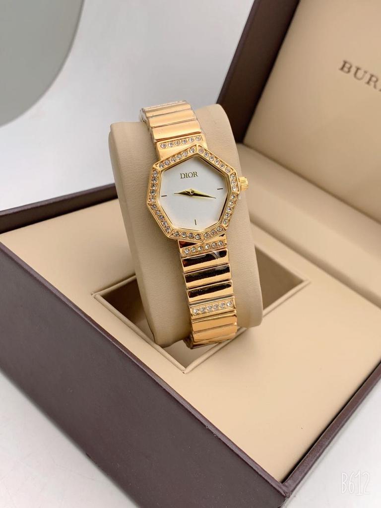 Designer Quartz Swiss made DR-211 Watch With White Dial Gold Cover Gold Strap And Braclet Design Watch for Women and Girls Vintage Collection- Best Gift