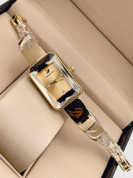 Designer Quartz Swiss made SW-9006 Watch With Gold Dial Gold Stainless steel Bracelet Watch for Women and Girls Vintage Collection- Best Gift