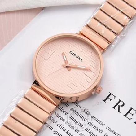 Rose Gold New Stylish Branded Women's Watch For Women And Girls Rose Gold Dial Dz-55