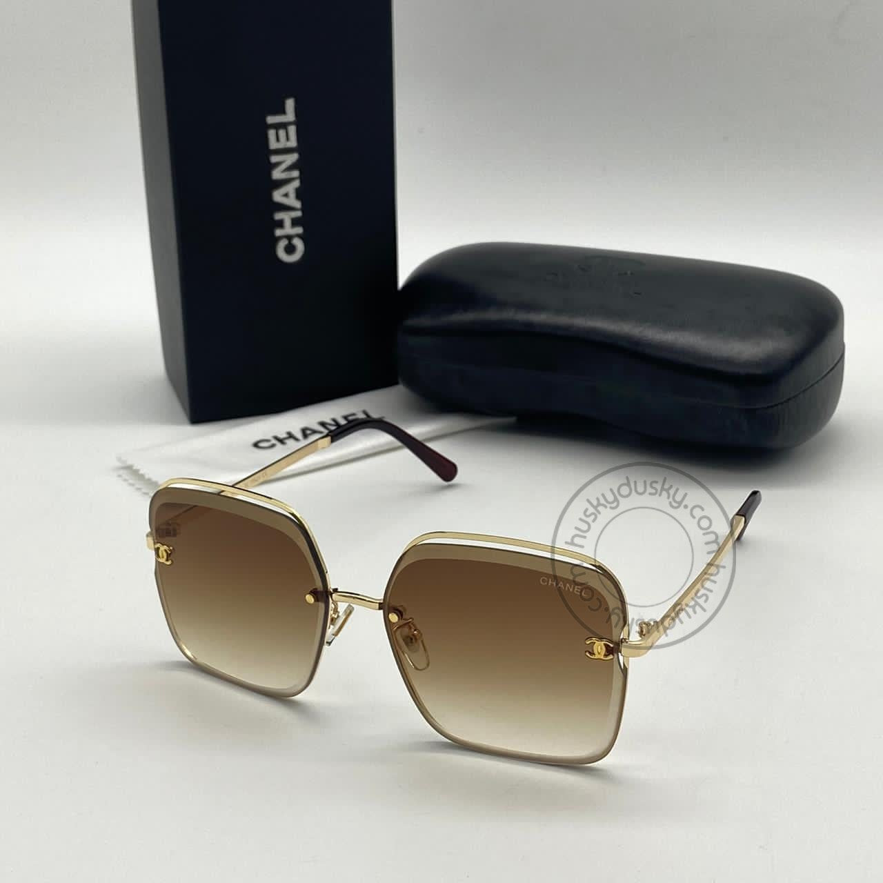 Branded Brown Shade Glass Men's Women's Sunglass For Man Woman or Girl CHA-283 Gold And Black Design Stick Gift Sunglass