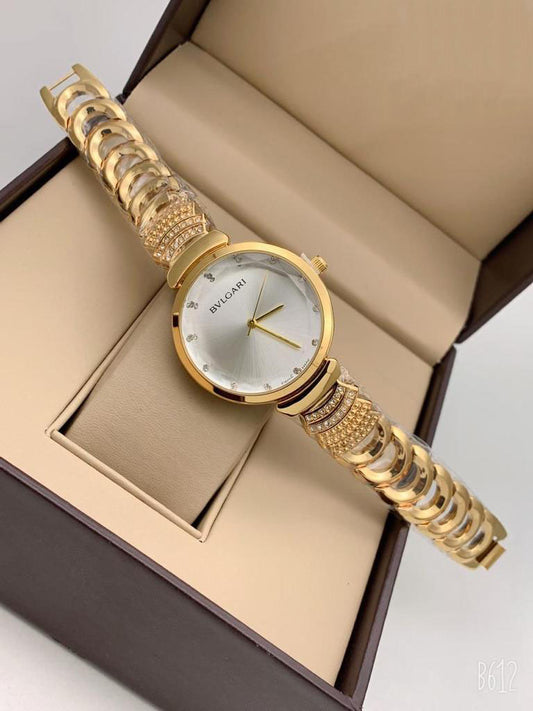 Branded Analog Watch With Golden Color Metal Case & Golden Strap And White Dial Watch For Women's Design For Girl Or Woman Best Gift Date Watch- BV-80