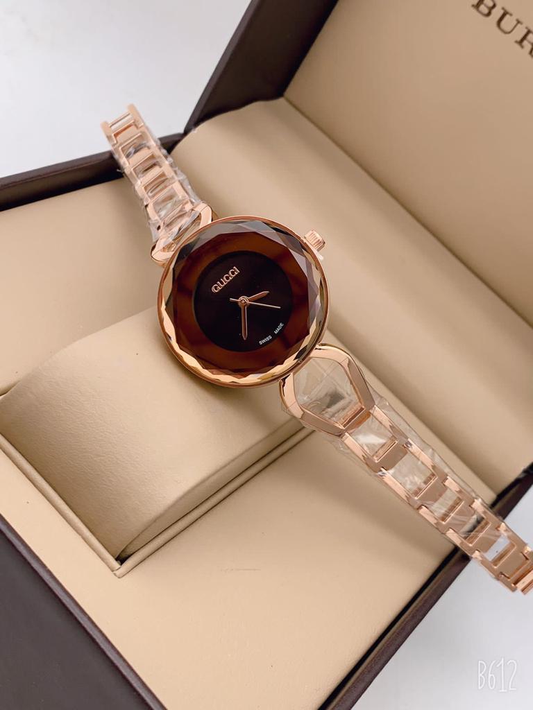 Rose Gold Color Watch With Brown Dial With Brown Shade Color Cristal Case Watch For Woman Or Girl Gold Strap Watch GC-6543